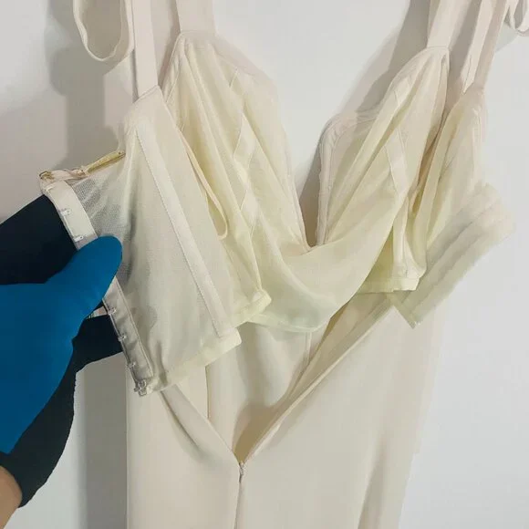 Alexis Dali Elegant Summer Dress in Gardenia Standout Piece - Picture 9 of 17